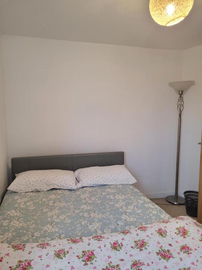 Room Near Heathrow Airport Хитроу Экстерьер фото